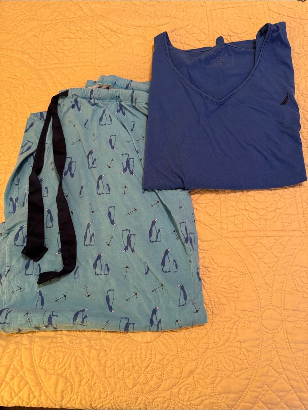 Nautica Blue 3/4 sleeve with Light Blue Penguin Print capri Sleep Set